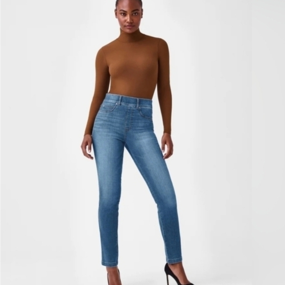 SPANX Medium Wash Pull On Skinny Jeans Size XS (0/2)